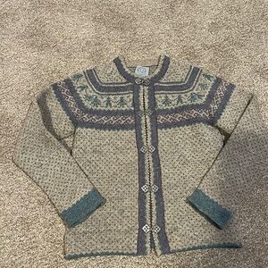 Vintage wool cardigan with silver fastenings